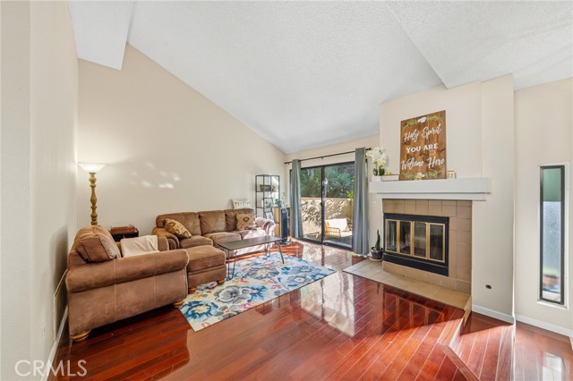 Detail Gallery Image 4 of 23 For 10 Deerpath, Pomona,  CA 91766 - 2 Beds | 2 Baths