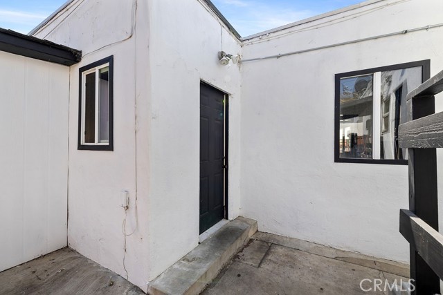 182 E McFarlane Street, Ventura CA: https://media.crmls.org/medias/7e665f54-fc0f-41e9-9342-efc97ffb48dd.jpg