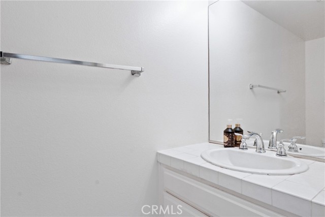 Detail Gallery Image 5 of 17 For 4189 Vineland Ave #108,  North Hollywood,  CA 91602 - 2 Beds | 3 Baths