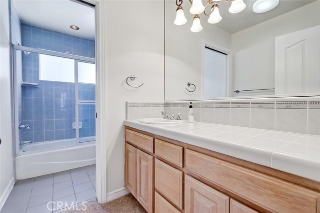 Spacious full bath