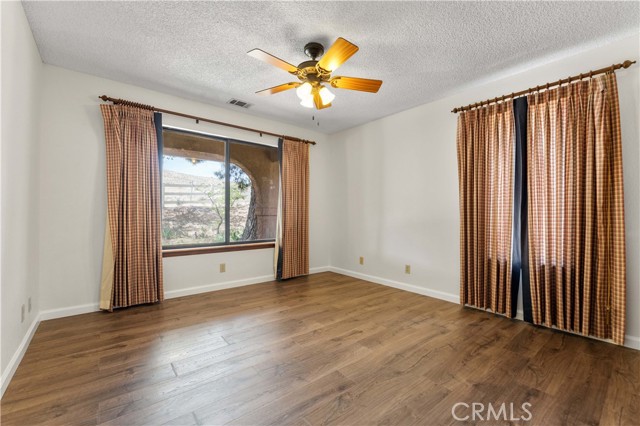 Detail Gallery Image 16 of 44 For 6367 Arrowhead Lake Rd, Hesperia,  CA 92345 - 6 Beds | 4 Baths