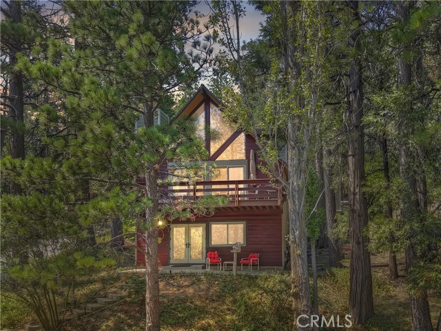 Detail Gallery Image 2 of 50 For 27380 Oakwood Dr, Lake Arrowhead,  CA 92352 - 3 Beds | 3 Baths