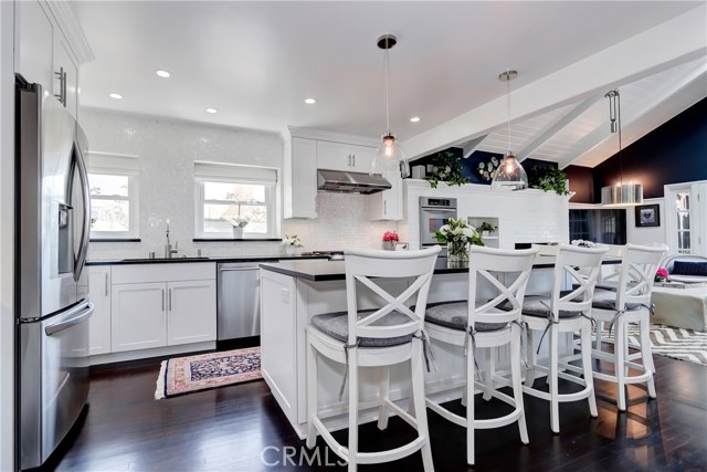 668 36th Street, Manhattan Beach, California 90266, 3 Bedrooms Bedrooms, ,2 BathroomsBathrooms,Residential,Sold,36th,SB20089393