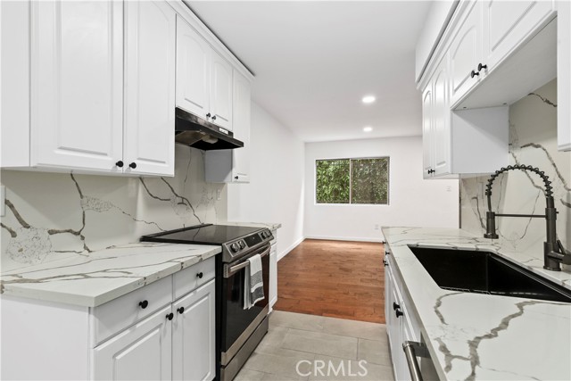 Detail Gallery Image 15 of 34 For 1045 N Kings Rd #105,  West Hollywood,  CA 90069 - 2 Beds | 2 Baths