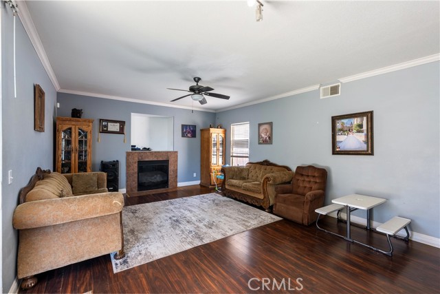 945 Newport Drive, San Jacinto CA: https://media.crmls.org/medias/7e68935e-6676-447e-86bb-a17bdc66a432.jpg