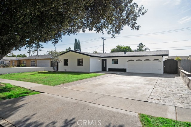 Detail Gallery Image 4 of 30 For 2524 W Borchard Ave, Santa Ana,  CA 92704 - 3 Beds | 2 Baths