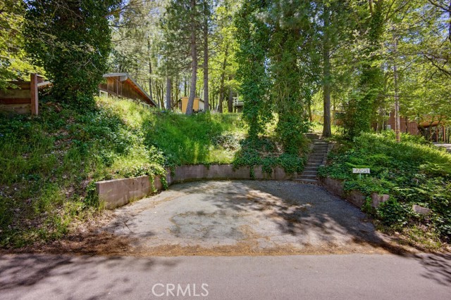 22951 Redwood, Crestline, CA 92325