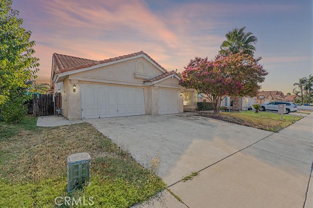 2121 Begonia Court, Hemet CA: https://media.crmls.org/medias/7e6b5f52-108c-4d47-a5c9-ac44839e134d.jpg
