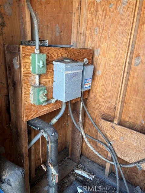 4060 Indian Peak Road, Mariposa CA: https://media.crmls.org/medias/7e6b8a5c-dad2-4125-a744-27e9d32c5892.jpg