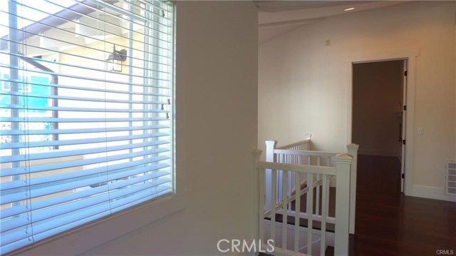 Detail Gallery Image 51 of 75 For 804 N Irena Ave #B,  Redondo Beach,  CA 90277 - 3 Beds | 2/1 Baths