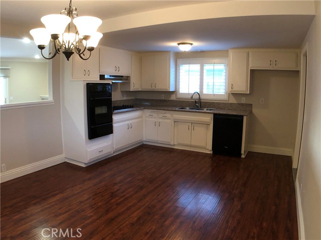 Detail Gallery Image 2 of 11 For 19572 Constellation Ln, Huntington Beach,  CA 92646 - 3 Beds | 2 Baths