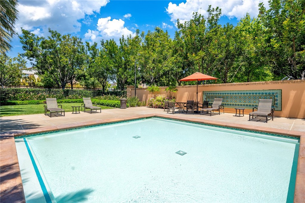 https://media.crmls.org/medias/7e6c7166-8411-40ba-ba97-040df6944a59.jpg?preset=X-Large
