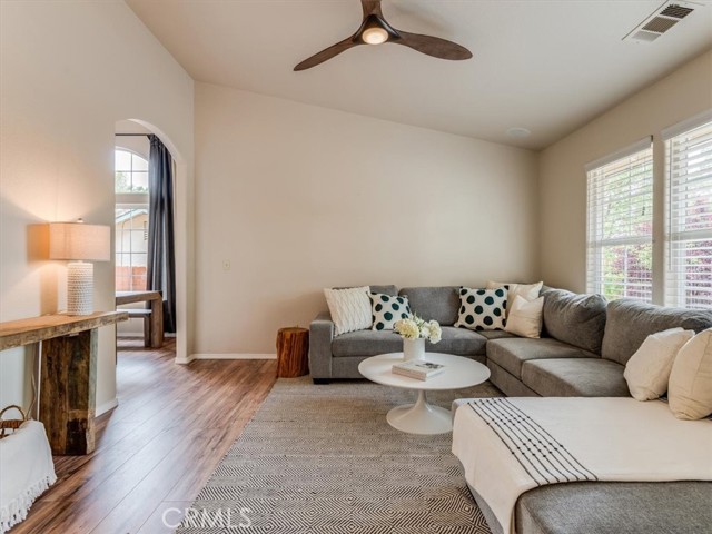 35 Aurora Way, Templeton CA: https://media.crmls.org/medias/7e6d1487-48e6-4a7c-9b61-3ed6794acadc.jpg