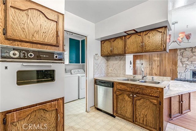 Detail Gallery Image 13 of 39 For 5694 N Winchester, Fresno,  CA 93704 - 3 Beds | 3 Baths