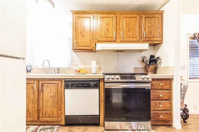 Detail Gallery Image 15 of 55 For 14411 Palmdale Rd #64,  Victorville,  CA 92392 - 3 Beds | 2 Baths