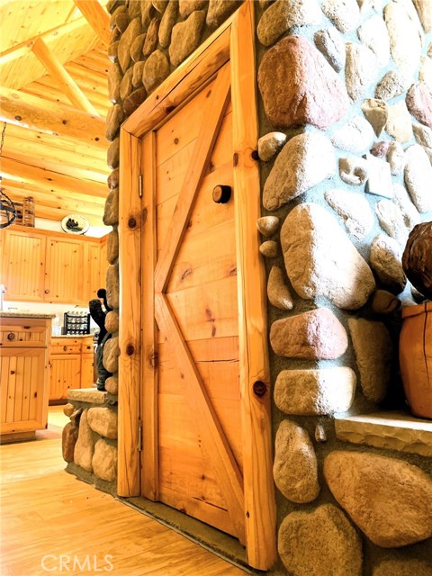 Detail Gallery Image 64 of 73 For 826 Boulder Rd, Big Bear Lake,  CA 92315 - 2 Beds | 2/1 Baths