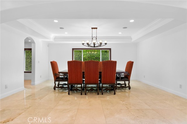 Detail Gallery Image 11 of 39 For 4818 Lemona Ave, Sherman Oaks,  CA 91403 - 5 Beds | 6 Baths