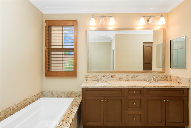 Detail Gallery Image 34 of 42 For 220 Kempton, Irvine,  CA 92620 - 3 Beds | 3 Baths
