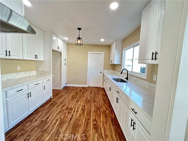 Detail Gallery Image 9 of 13 For 201 S Rose Ave, Compton,  CA 90221 - 2 Beds | 1 Baths