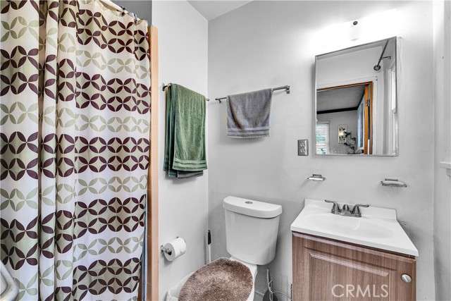 Detail Gallery Image 12 of 23 For 1713 W 133rd St, Compton,  CA 90222 - 4 Beds | 2 Baths