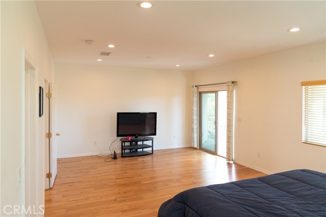 Detail Gallery Image 34 of 55 For 1137 N Banning Bld, Wilmington,  CA 90744 - 4 Beds | 5 Baths