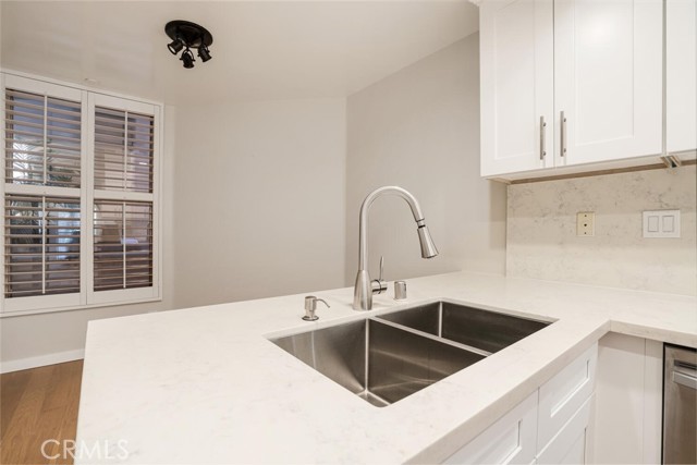 Detail Gallery Image 12 of 24 For 15425 Antioch St #104,  Pacific Palisades,  CA 90272 - 2 Beds | 2 Baths