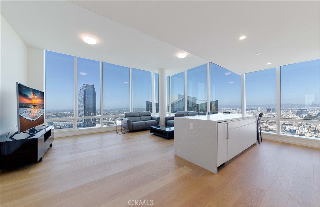 877 Francisco Street #4211