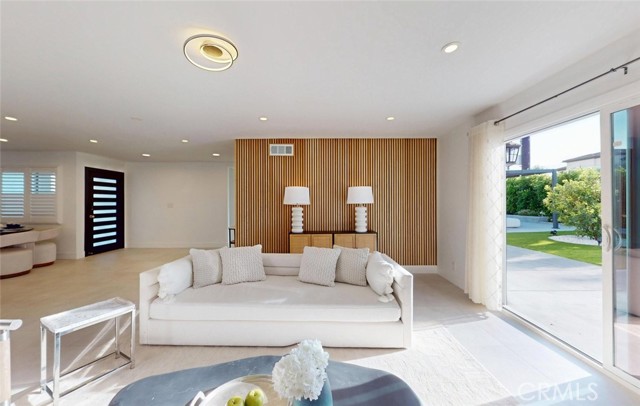 Detail Gallery Image 18 of 67 For 17541 Santa Cristobal, Fountain Valley,  CA 92708 - 4 Beds | 2/1 Baths