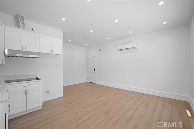 Detail Gallery Image 6 of 9 For 10943 Nassau Ave, Sunland,  CA 91040 - 0 Beds | 1 Baths