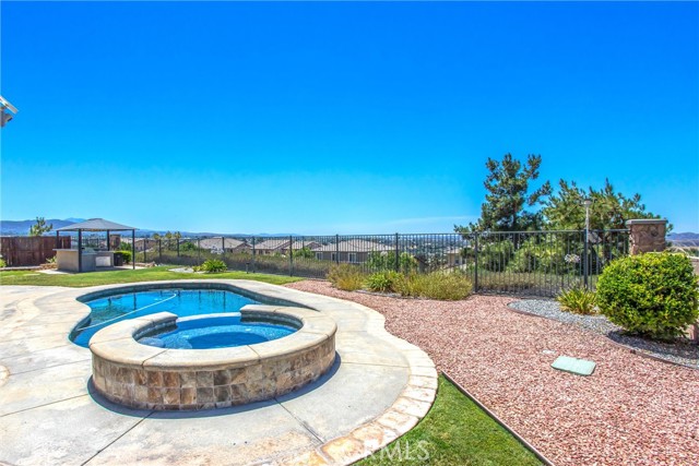 33411 Miners Drive, Yucaipa CA: https://media.crmls.org/medias/7e70777e-8e3c-41ef-9b84-2b8d4a60db04.jpg