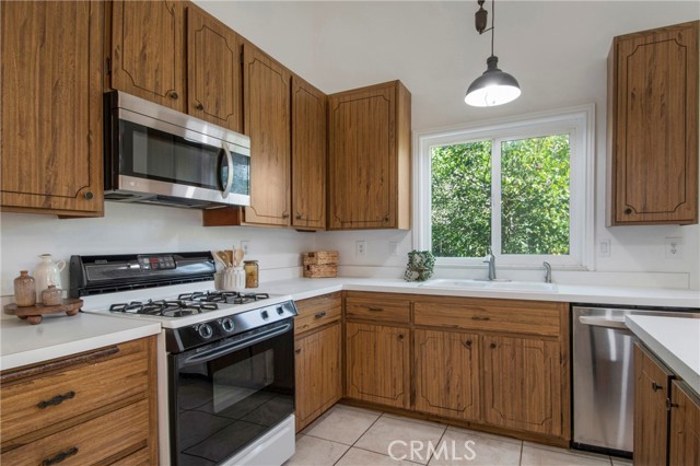 Detail Gallery Image 11 of 22 For 10716 Hollenbeck, Riverside,  CA 92505 - 3 Beds | 2 Baths