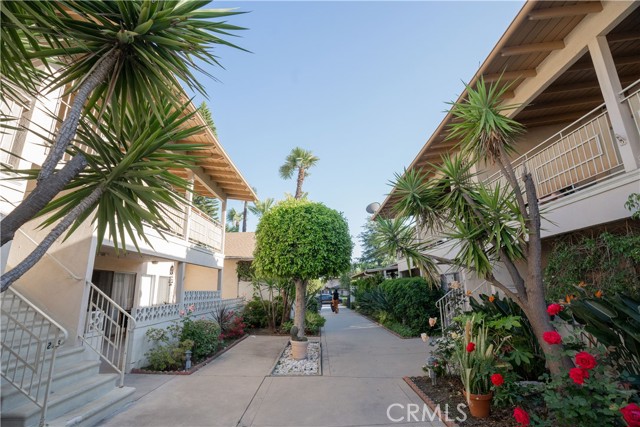 Detail Gallery Image 3 of 32 For 471 W Duarte Rd #222,  Arcadia,  CA 91007 - 2 Beds | 1 Baths