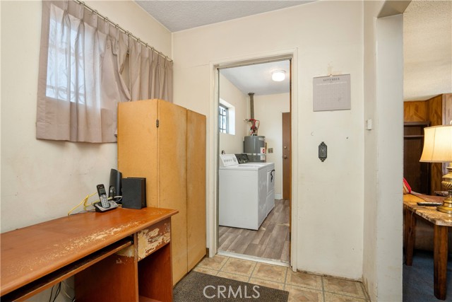 632 E 87th, Los Angeles CA: https://media.crmls.org/medias/7e718a90-ca9c-438a-9540-13f5996225c0.jpg