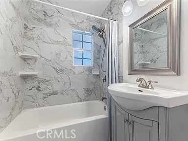 Detail Gallery Image 8 of 13 For 636 E. Avenida De Los Arobles, Thousand Oaks,  CA 91360 - 4 Beds | 2 Baths