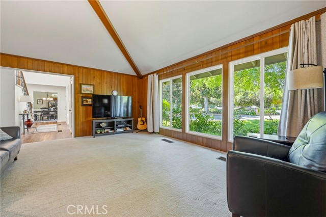 Image 19 of 67 For 1035 North Bear Creek Dr