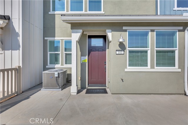 Detail Gallery Image 3 of 31 For 3978 Lavine Way, Corona,  CA 92883 - 3 Beds | 2/1 Baths