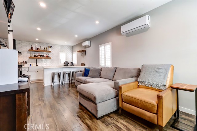 2108 Lemon Avenue, Long Beach CA: https://media.crmls.org/medias/7e7450ed-22f5-4a20-b51e-0c025a45f1db.jpg