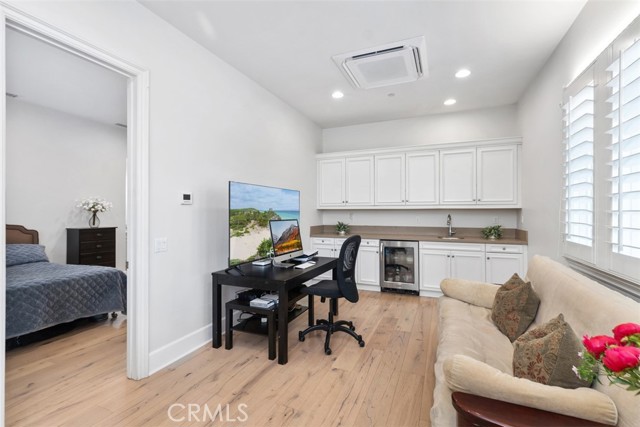 4762 Oceanridge Drive, Huntington Beach CA: https://media.crmls.org/medias/7e74cc7a-5d0e-440b-96d8-7aaccb56823d.jpg