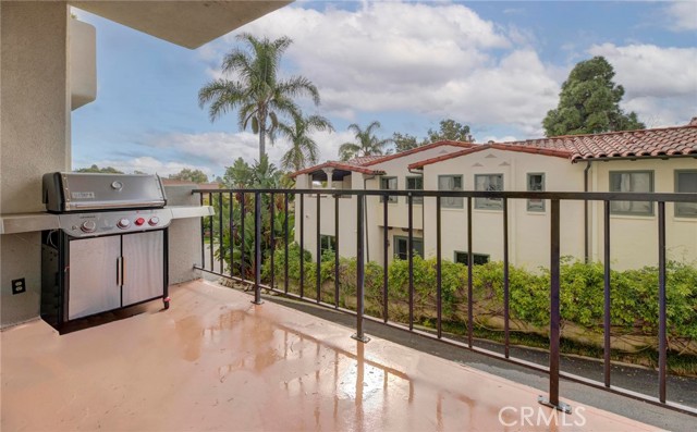 Private balcony with beautiful PV views