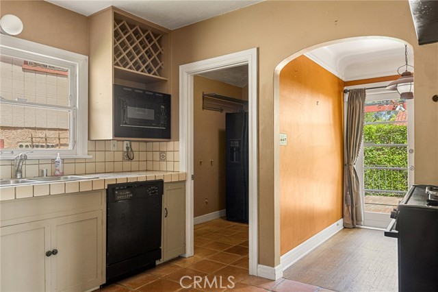 Detail Gallery Image 18 of 42 For 868 W Edgehill Rd, San Bernardino,  CA 92405 - 3 Beds | 2 Baths