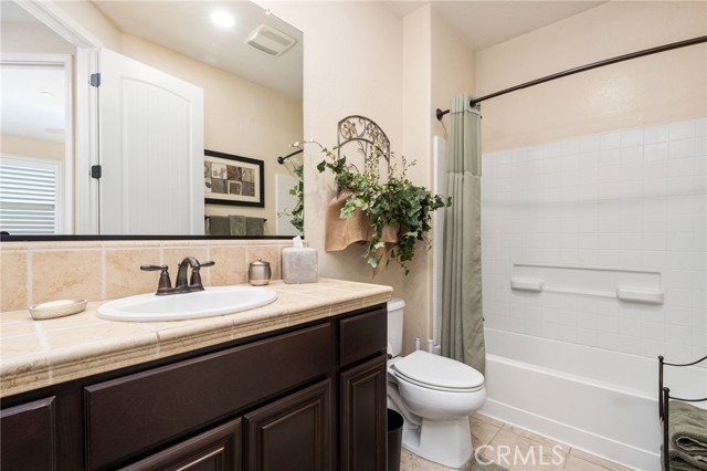 3236 Ashcroft Avenue, Clovis CA: https://media.crmls.org/medias/7e7541b0-371a-43a8-b426-fa144cf714ef.jpg