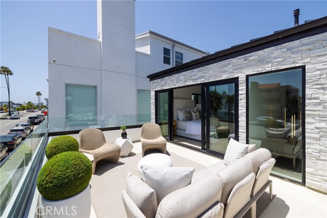 Detail Gallery Image 39 of 47 For 916 W Balboa Bld, Newport Beach,  CA 92661 - 6 Beds | 4/1 Baths
