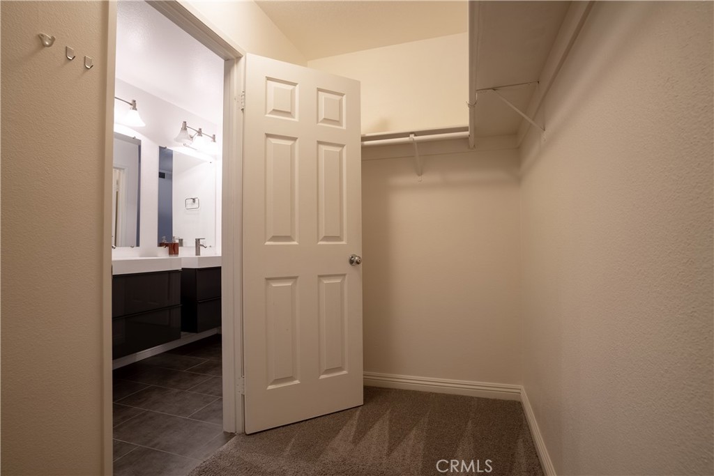 https://media.crmls.org/medias/7e7613d1-365e-435b-af1d-5d44f8a77a41.jpg?preset=X-Large