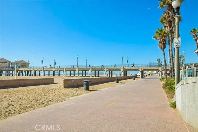 21254 Lorca Circle, Huntington Beach CA: https://media.crmls.org/medias/7e762750-386e-477b-9e68-b6706f38caba.jpg