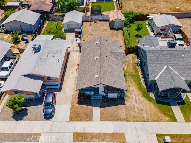 1715 Cherry Street, Bakersfield CA: https://media.crmls.org/medias/7e7728f8-930b-45b1-b05c-c3c1f98e11fe.jpg