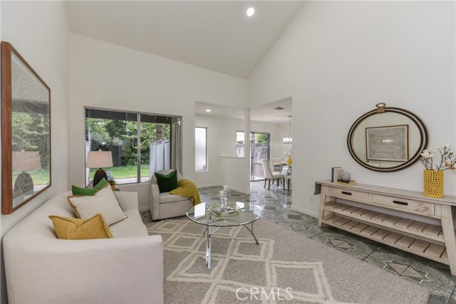 Detail Gallery Image 1 of 1 For 200 N Newhope St #B,  Santa Ana,  CA 92703 - 3 Beds | 2/1 Baths