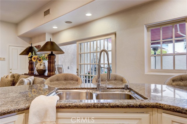 Detail Gallery Image 14 of 70 For 2025 E Balboa, Newport Beach,  CA 92661 - 4 Beds | 4 Baths