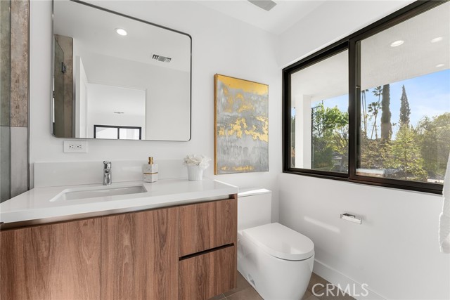 Detail Gallery Image 36 of 57 For 5630 Blanco Ave, Woodland Hills,  CA 91367 - 4 Beds | 4/1 Baths