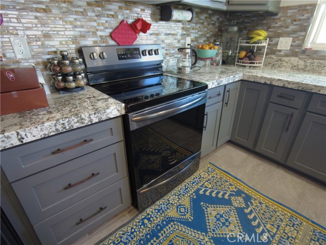 6426 Calle Pavana, San Diego, California 92139, 3 Bedrooms Bedrooms, ,2 BathroomsBathrooms,Residential,For Sale,Calle Pavana,TR24112730