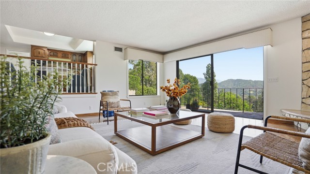 Detail Gallery Image 17 of 47 For 1340 Daily Circle, Glendale,  CA 91208 - 4 Beds | 3 Baths